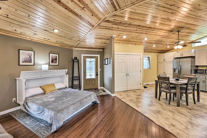 Modern Marlinton Home w / Hot Tub & Mtn Views!