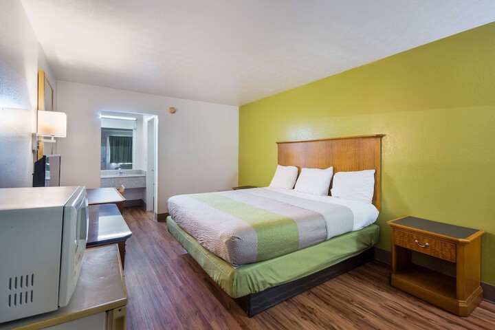 Motel 6 Parkersburg WV