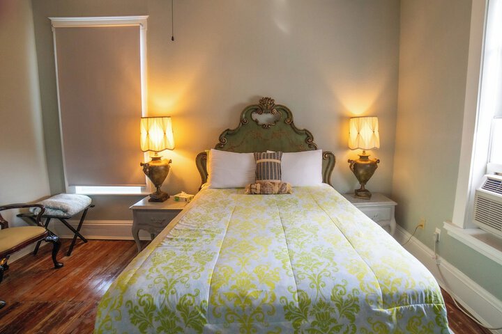 Oaak Tree Hotel