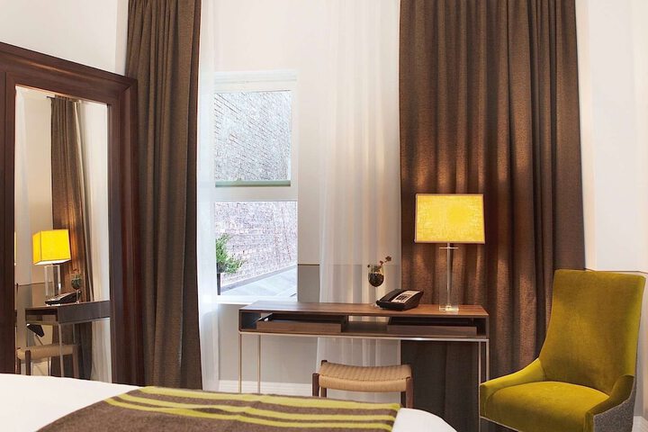 Room 21 of 39