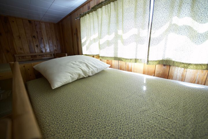 Room 6 of 18
