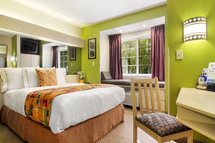 Room 15 of 18