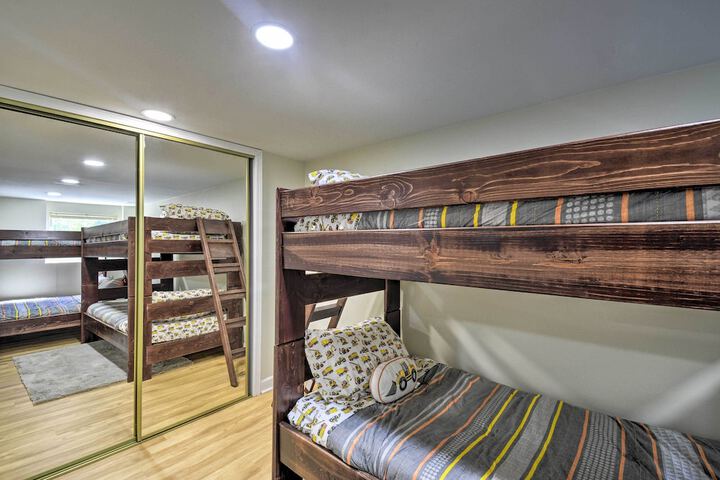 Direct Beach Access: Getaway on Port Orchard!