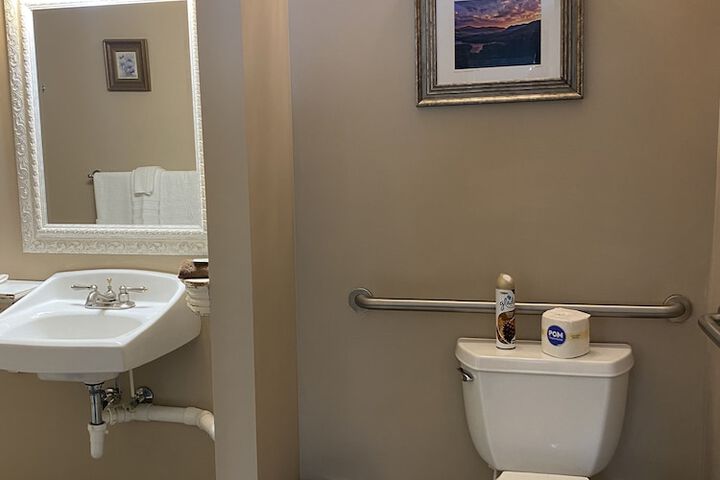 Room 44 of 175