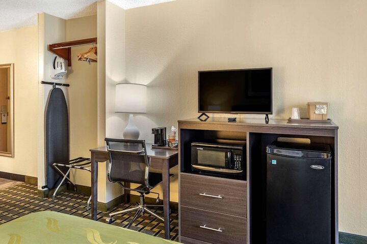 Room 26 of 32