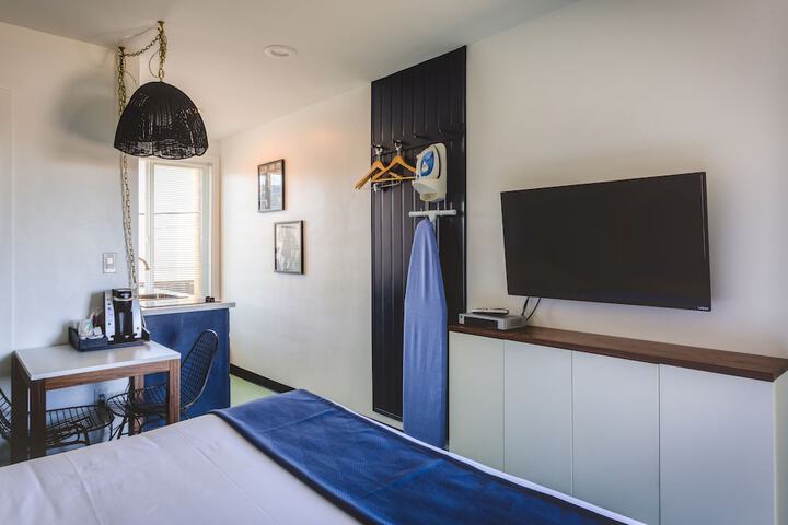 Room 15 of 40