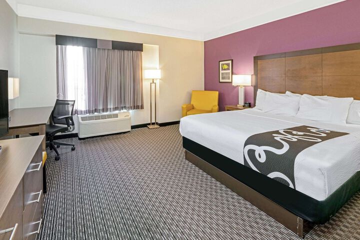 Room 30 of 65