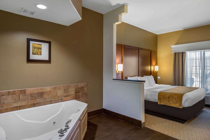 Comfort Suites Marshall