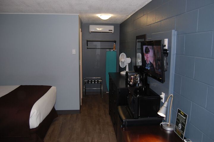 Room 25 of 47