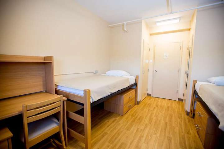 Room 15 of 38