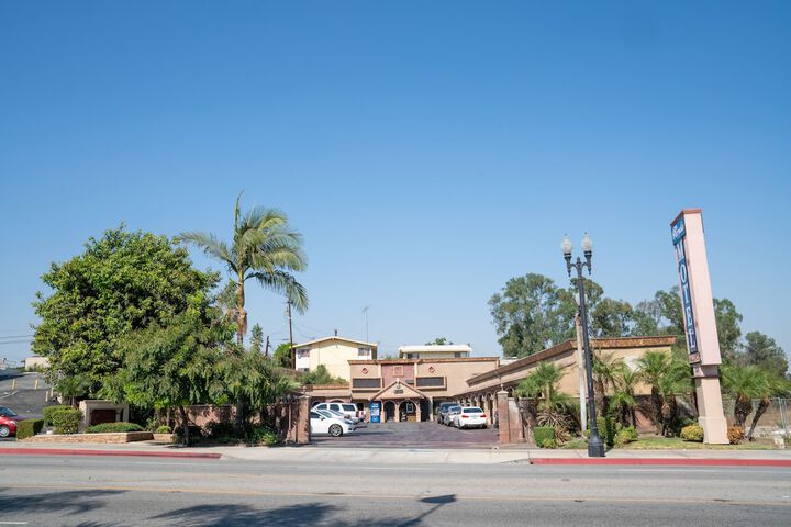 Royala Inn