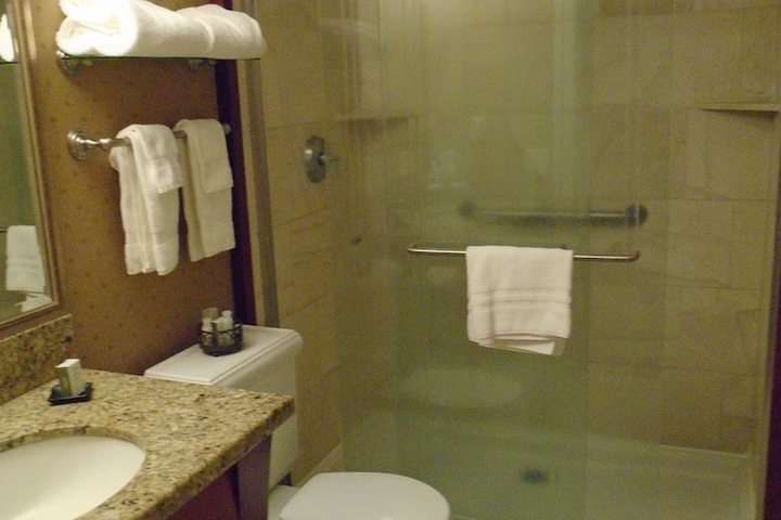 Room 25 of 46