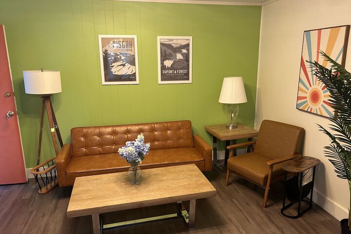 Lounge 62 of 62