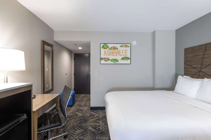 Room 28 of 37