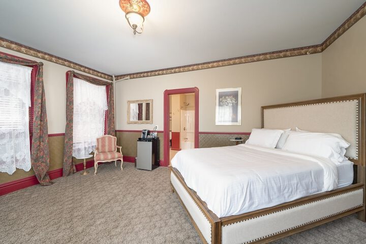 The Naples Hotel