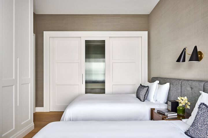 Room 73 of 99