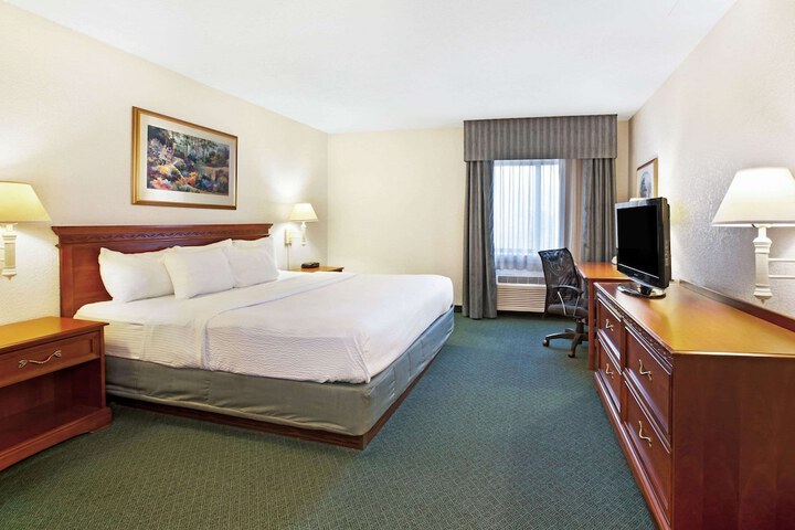 Room 14 of 36