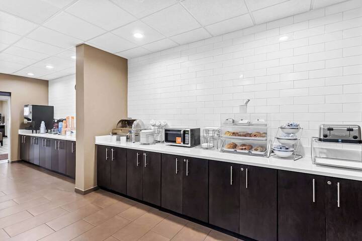 Breakfast/Coffee Service 50 of 54