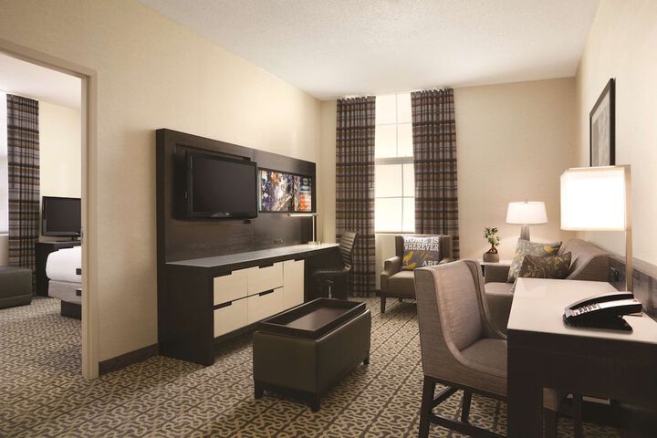 Room 11 of 36
