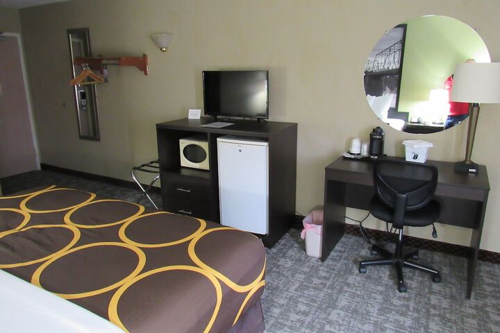 Super 8 by Wyndham New Cumberland