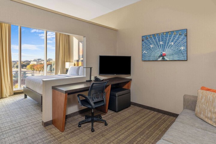 Cambria Hotel Plano Frisco