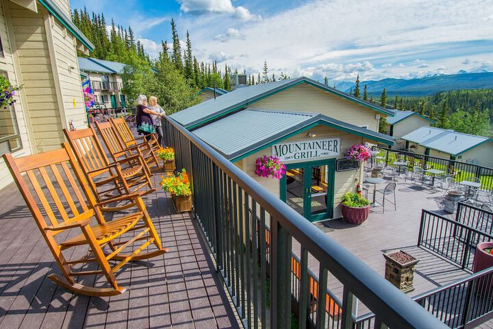 Denali Bluffs Hotel