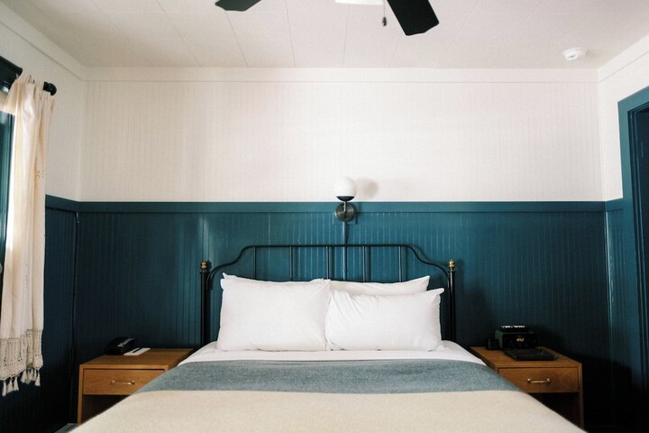 Room 48 of 66