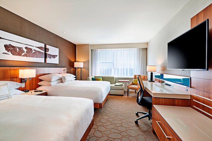 Room 32 of 47