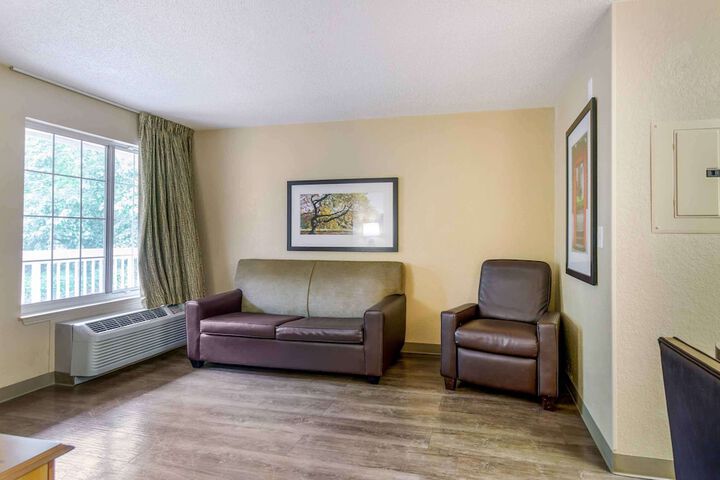 Room 14 of 33