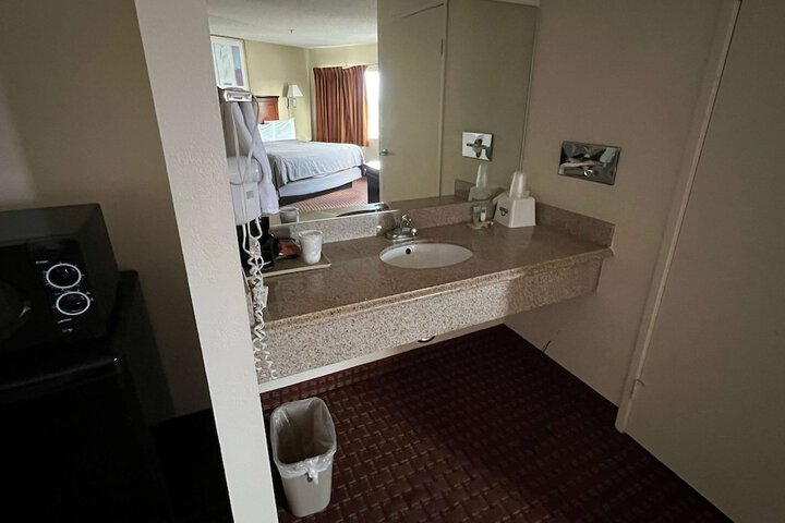 Room 16 of 17