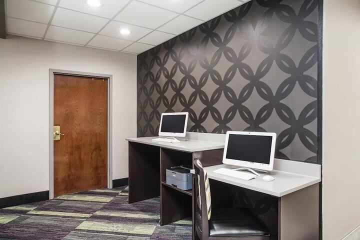 Comfort Inn & Suites Clearwater South - Pinellas Park