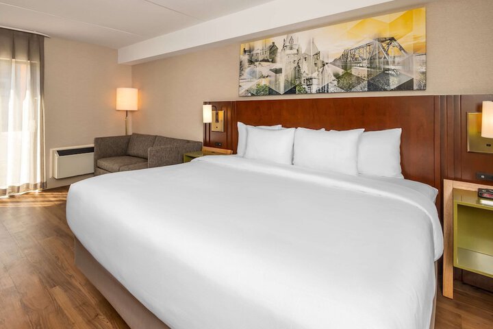 Room 40 of 87