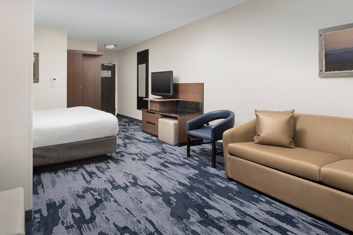 Room 25 of 33