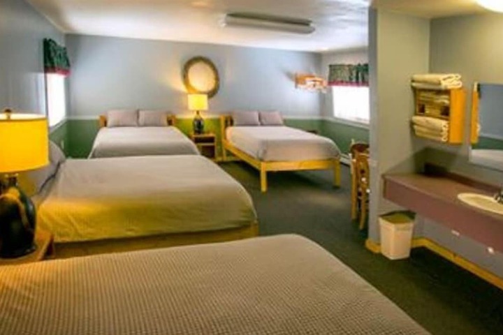 Room 7 of 18