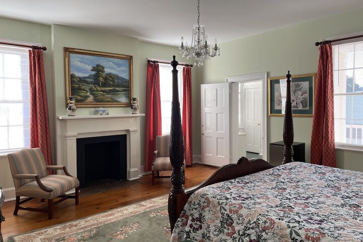 Room 52 of 170