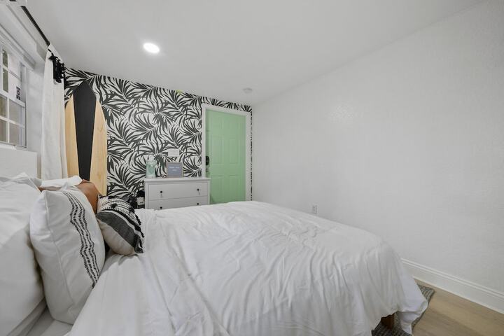 Room 21 of 35