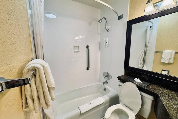 Quality Inn Conference Center Logansport