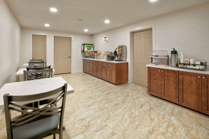 Breakfast/Coffee Service 31 of 31