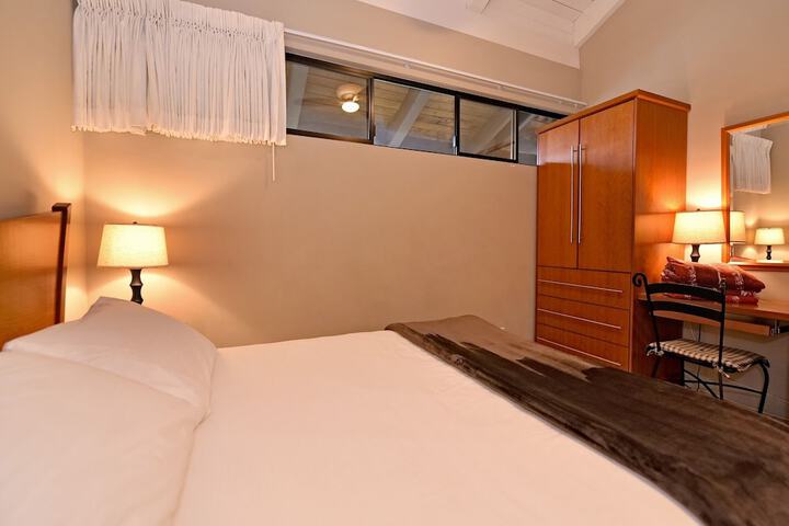 Room 32 of 41