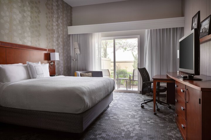 Room 21 of 46