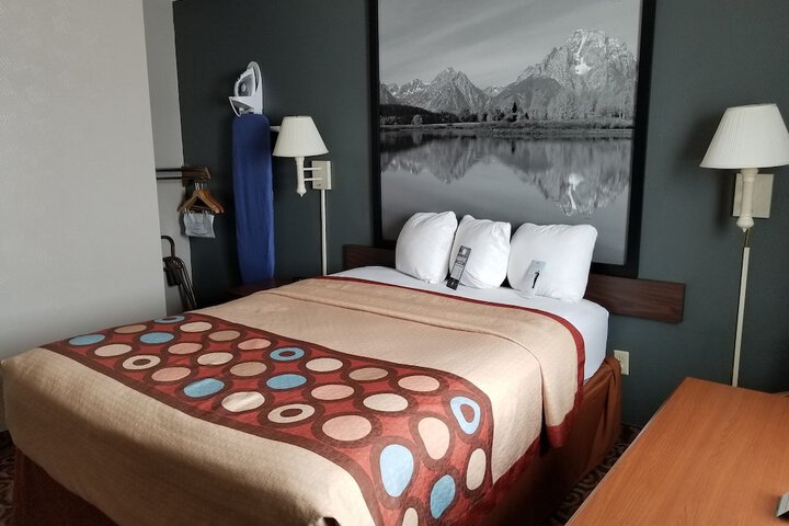 Room 15 of 35
