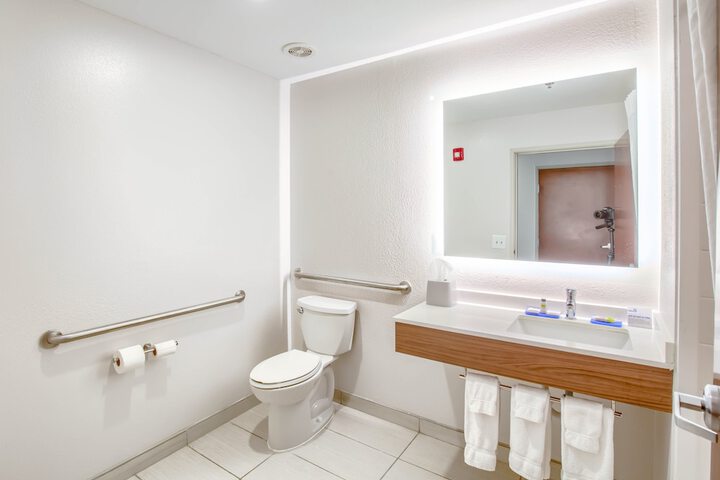 Holiday Inn Express & Suites Gulf Shores by IHG