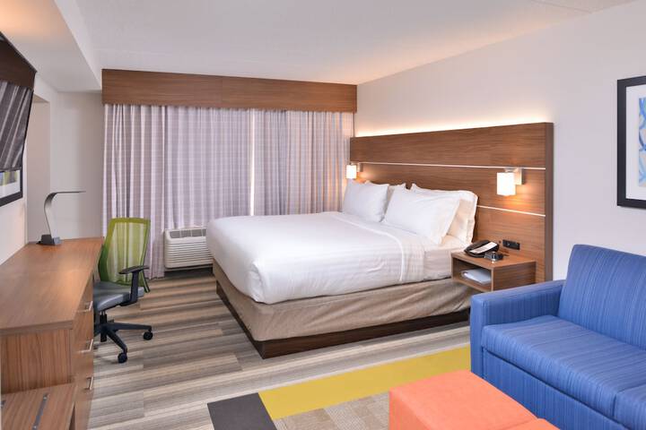 Room 43 of 67