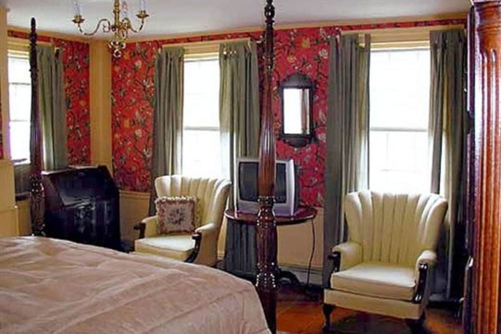 Room 22 of 33