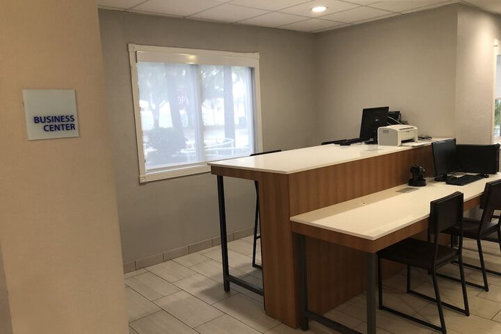 Business Center 94 of 94