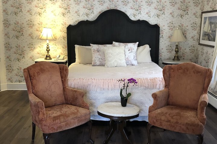 Brook Farm Inn