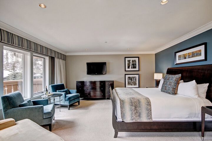 Room 210 of 302