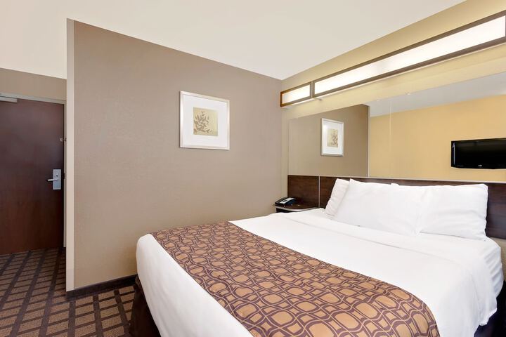 Room 16 of 35