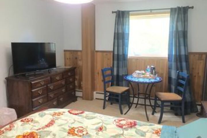 Fairbanks Moose Manor B & B