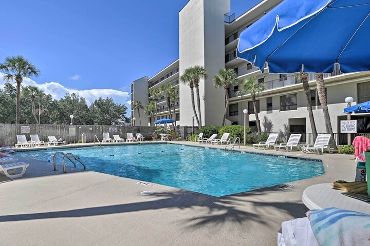 Pawleys Island Condo Retreat w / Beach Access!